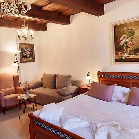 Casa de hóspedes Nina 3*