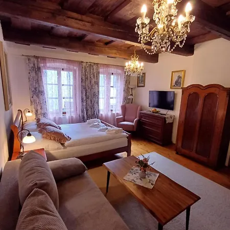 Casa de hóspedes Nina 3*
